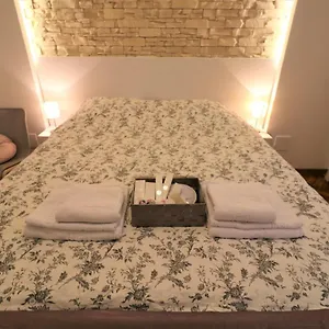 Cozy Old Town - Free Minibar Appartamento