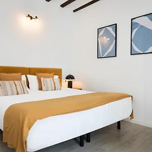 https://magno-apartments-correduria.es-andalucia.com