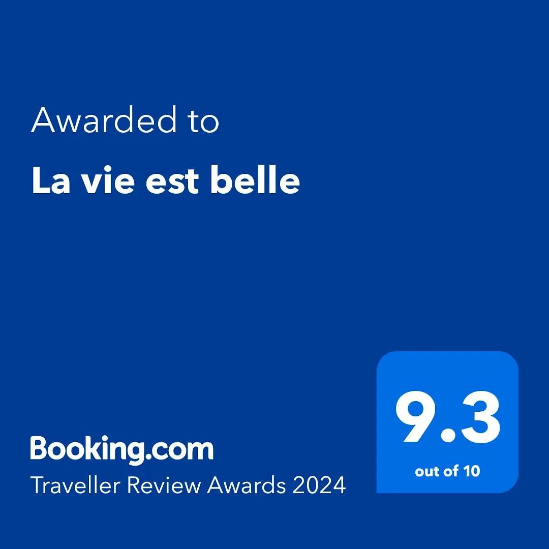 La Vie Est Belle Apartment Bucharest